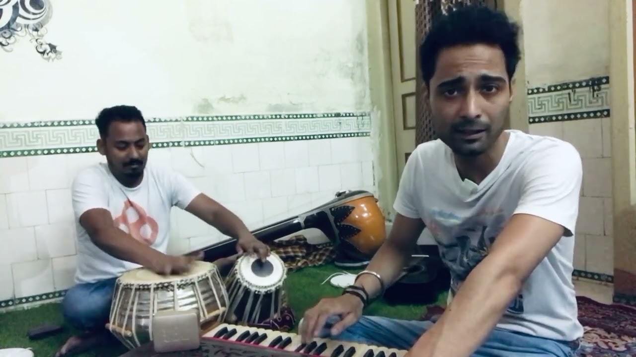 Yeh Kaun Aa Gayee Dilruba Mehki Mehki