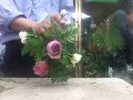 Como hacer arreglo floral para bancas de iglesia.