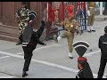 वाघा बॉर्डर पर ऐसे भिड़े भारत-पाकिस्तान|Beating the retreat @ Wagah Border on Republic Day