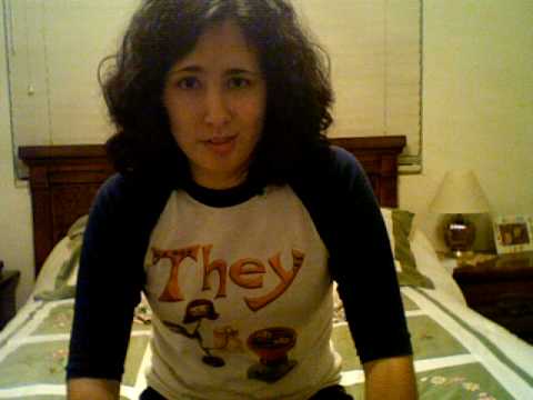 Vlogging Molly: 2009 - in which I shrug for no apparent reason