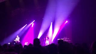 Tegan and Sara - Alligator live @ Elysée Montmartre Paris 11.02.17