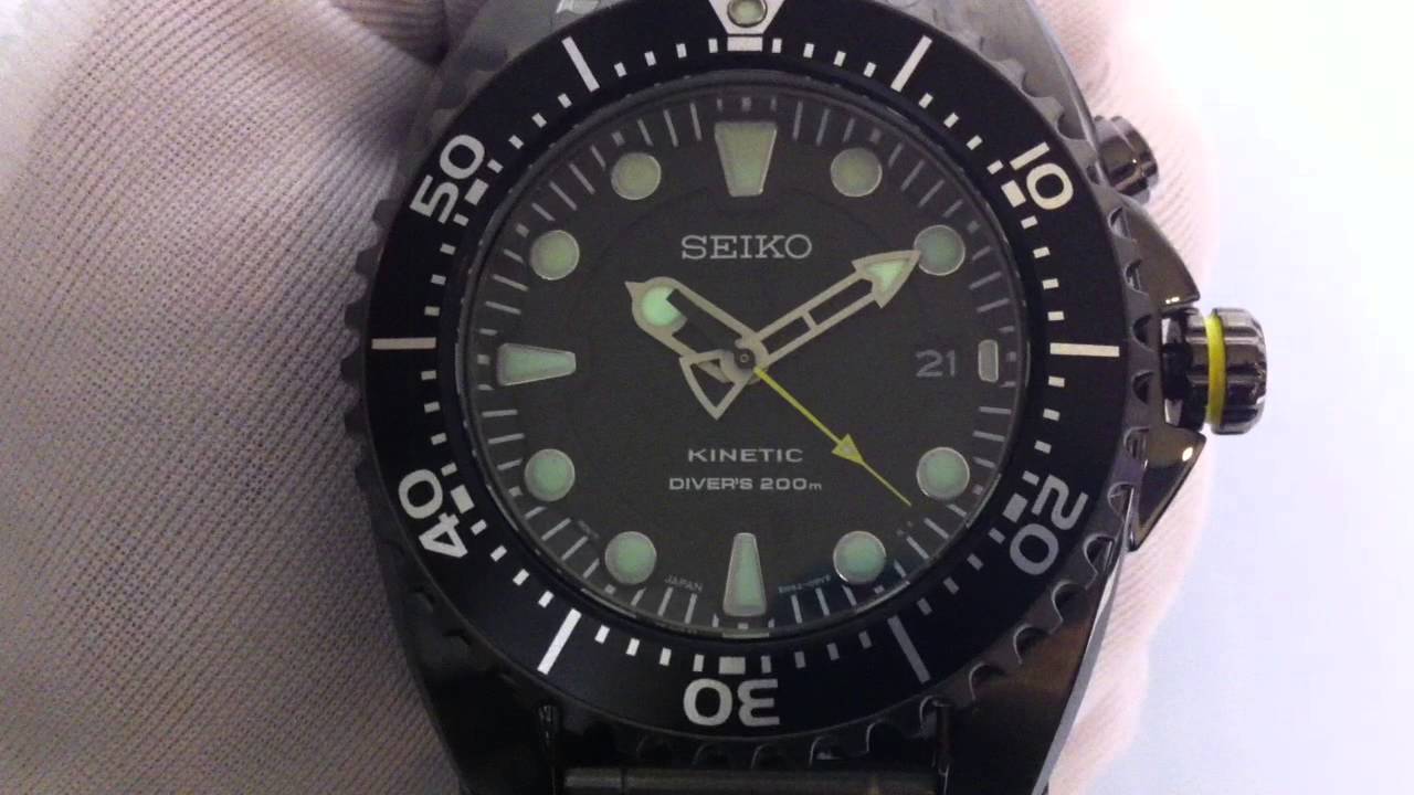 Men's Seiko Steel Kinetic Diver's Watch SKA427