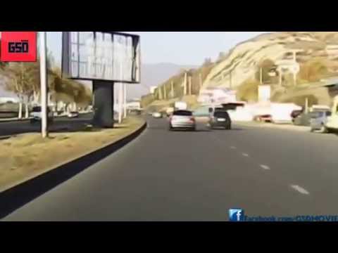 სახიფათოთ მოძრაობის გამო კახელი აგინებს დამნაშავე ტაქსის მძღოლს   saxifaToT moZraobis gamo kaxeli ag