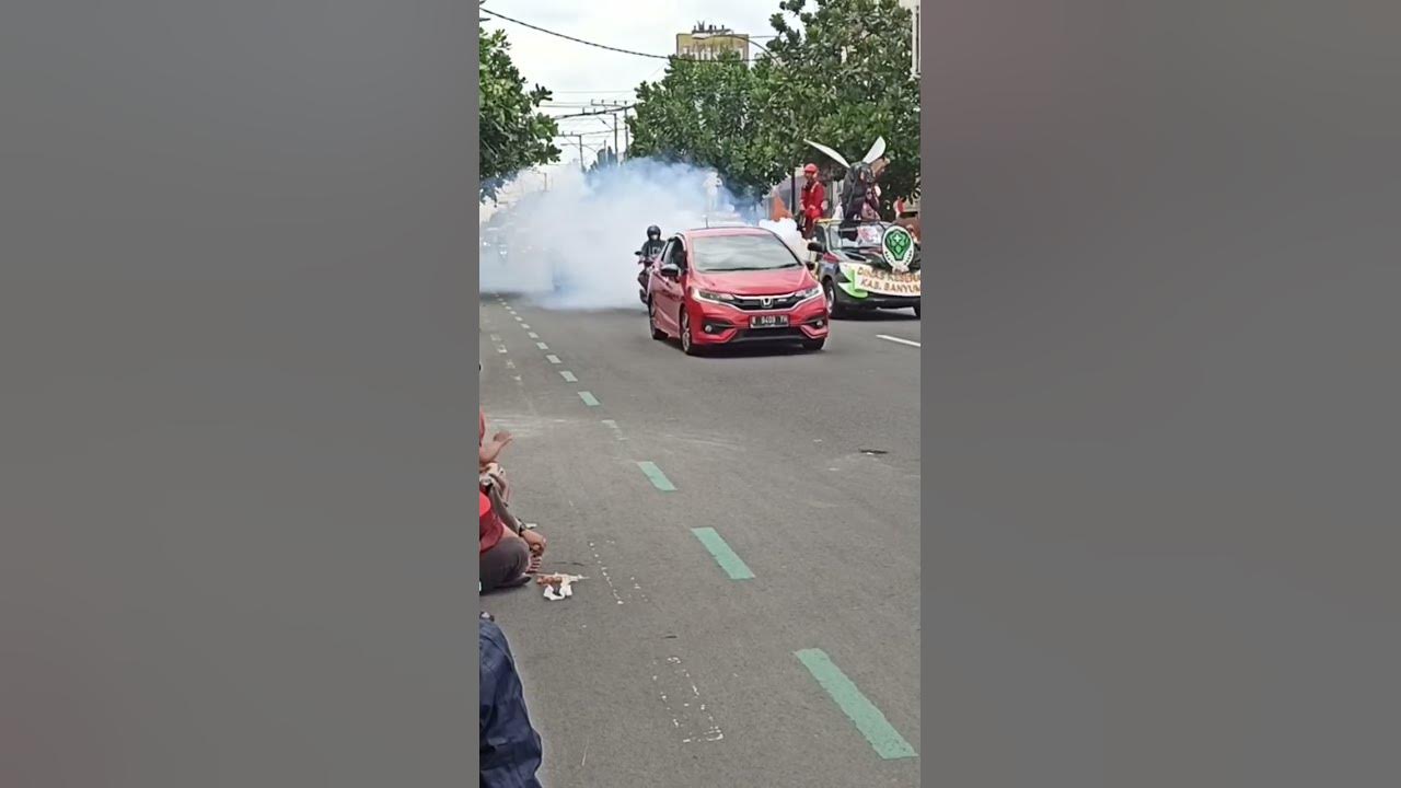 Fogging Nyamuk Di Jalan #shorts #karnavalmobil #germas  #fyp