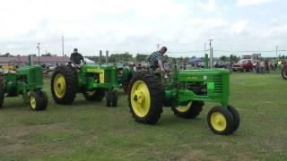 23. Classic tractor bump start - Turkey Festival 2011, Tremont, Illinois