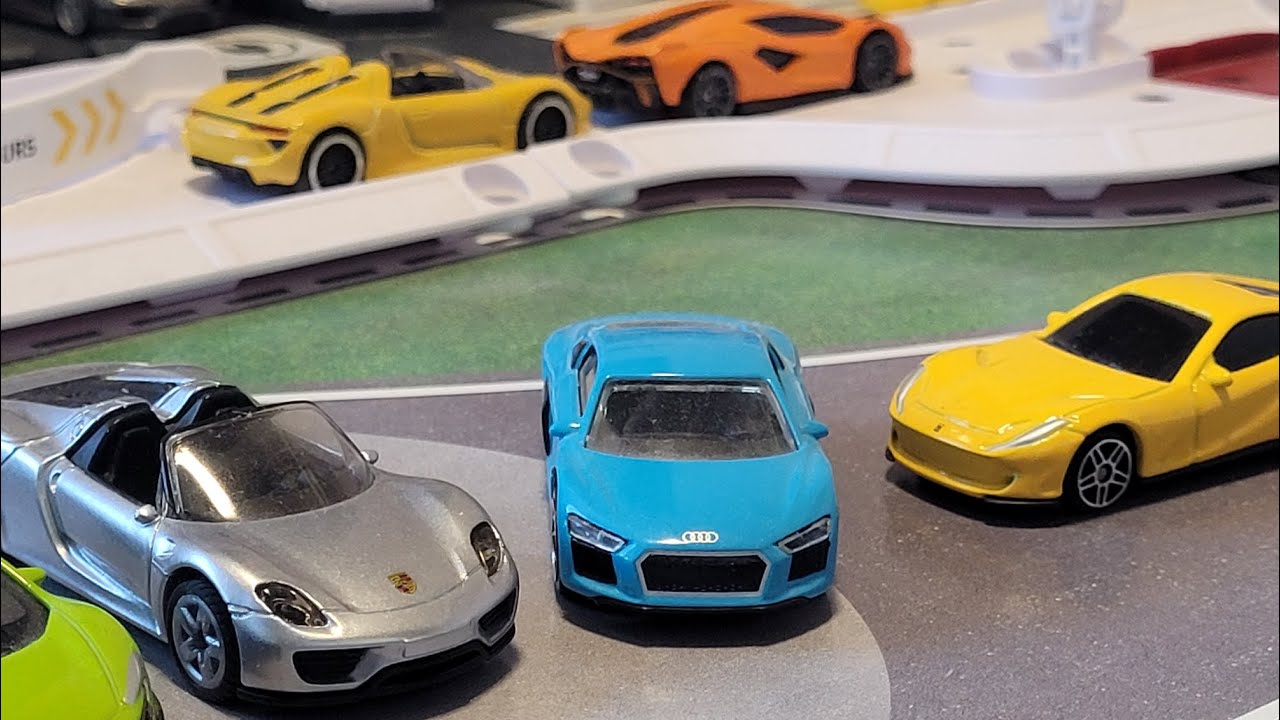 Majorette Porsche Center Realistic Stop Motion