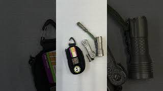 Keys, small tools, tiny essentials — all in one compact pouch.
