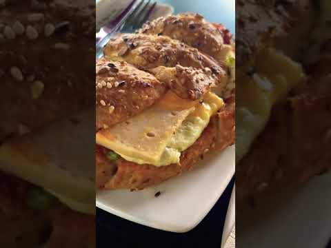 Video: Har starbucks croissanter?