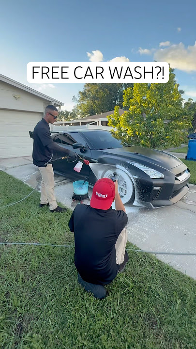 I still can’t believe @Alvaradosautospa spotted my GTR & washed it for free! Thanks guys! #carwash