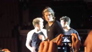 One Direction bailando La Macarena  Chile
