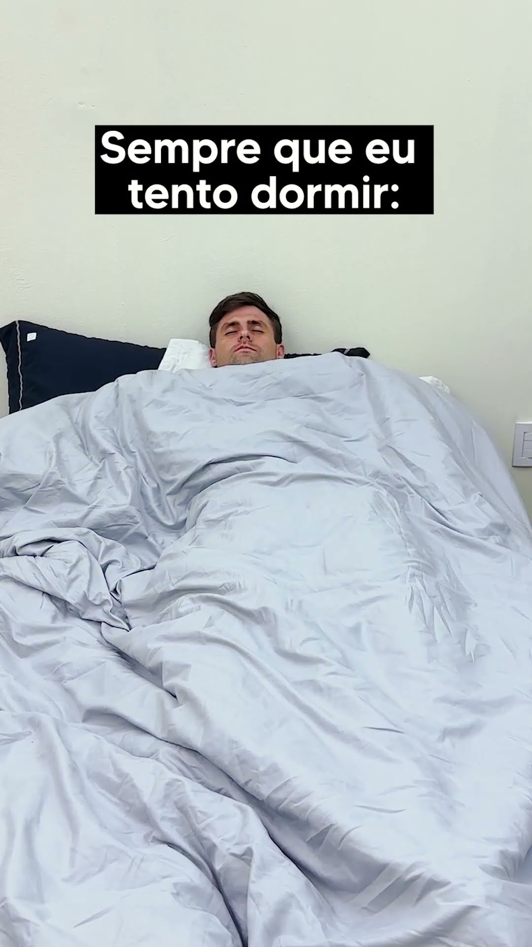 EU TENTANDO DORMIR!! #rezende #humor