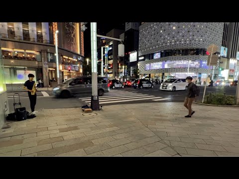 路上ライブ】演奏開始3秒でCDが売れるサックスストリートライブ - YouTube