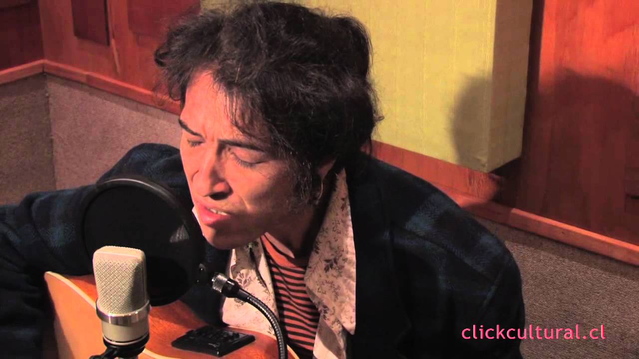 Click Musical: Chinoy canta Dulce Amor.