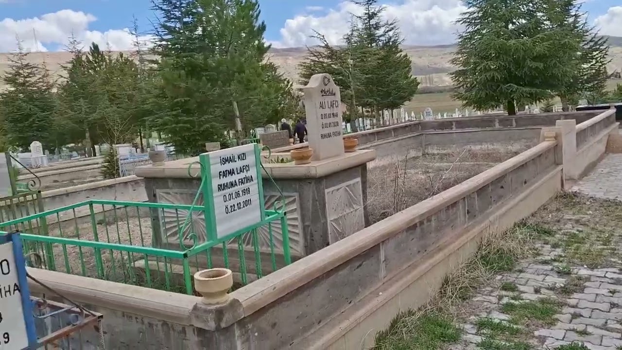 Özvatan Kabristanı