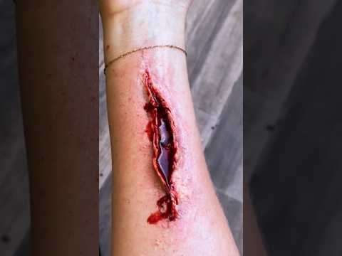 A dangerous trick only in simple ways #makeup #sfx #halloween #sfx_makeup #youtubeshorts #foryou