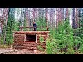 ОДИН в ЛЕСУ строю ИЗБУ. Готовим вкусняшки на углях. Forest life with confort