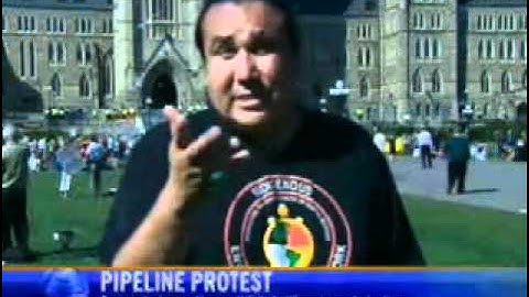 Pipeline protesters cross barricades on Parliament Hill - On site with Clayton Thomas-Muller