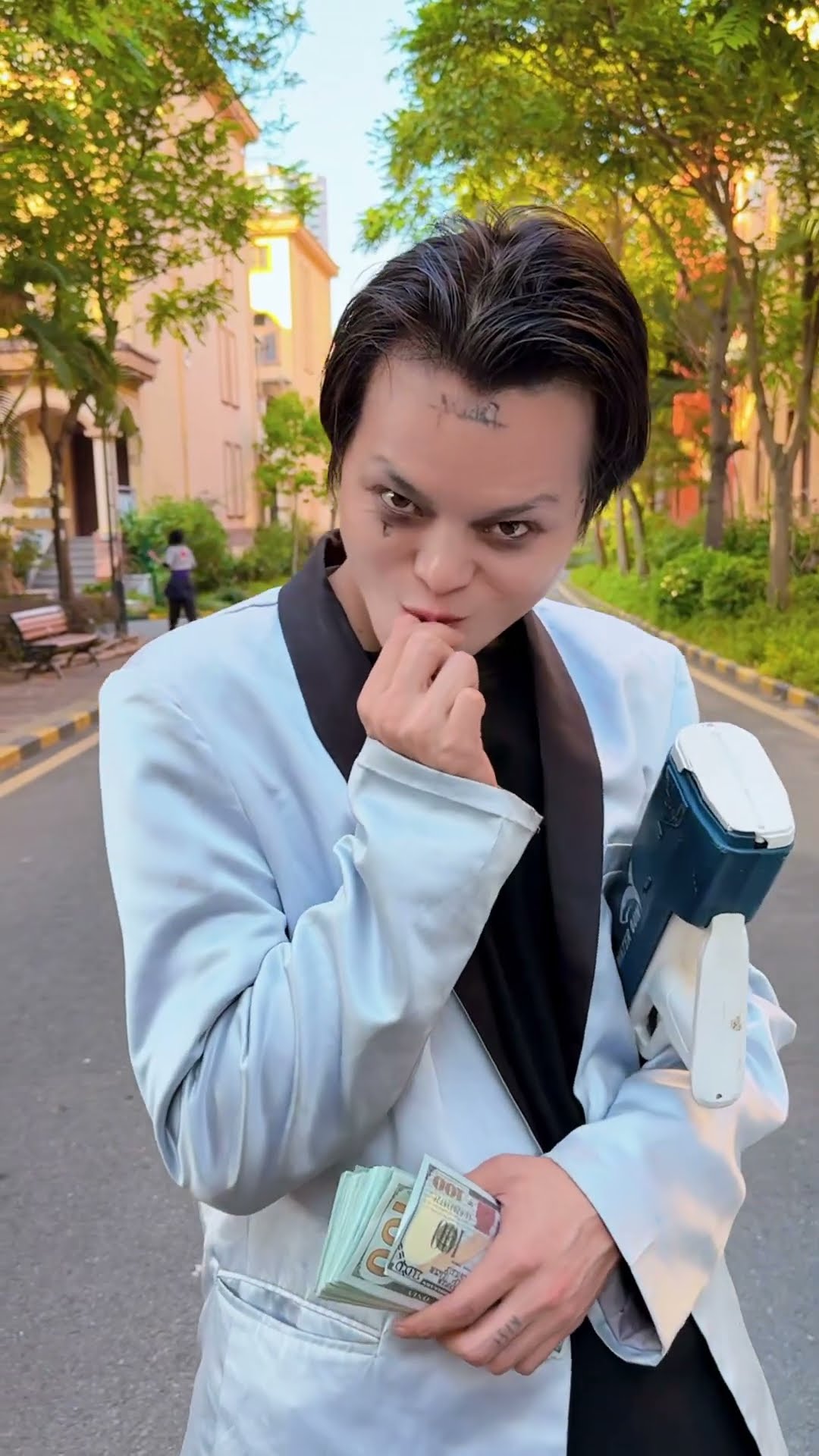 黑天使用操控术救了白天使#short #angel #clown
