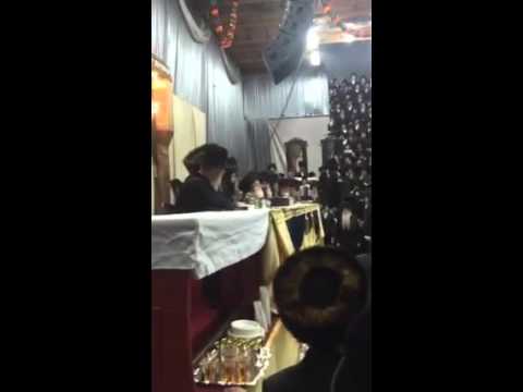 Simchas Beis Hashoeva With Viznitz Rebbe R Mendel Sukkos 5776 