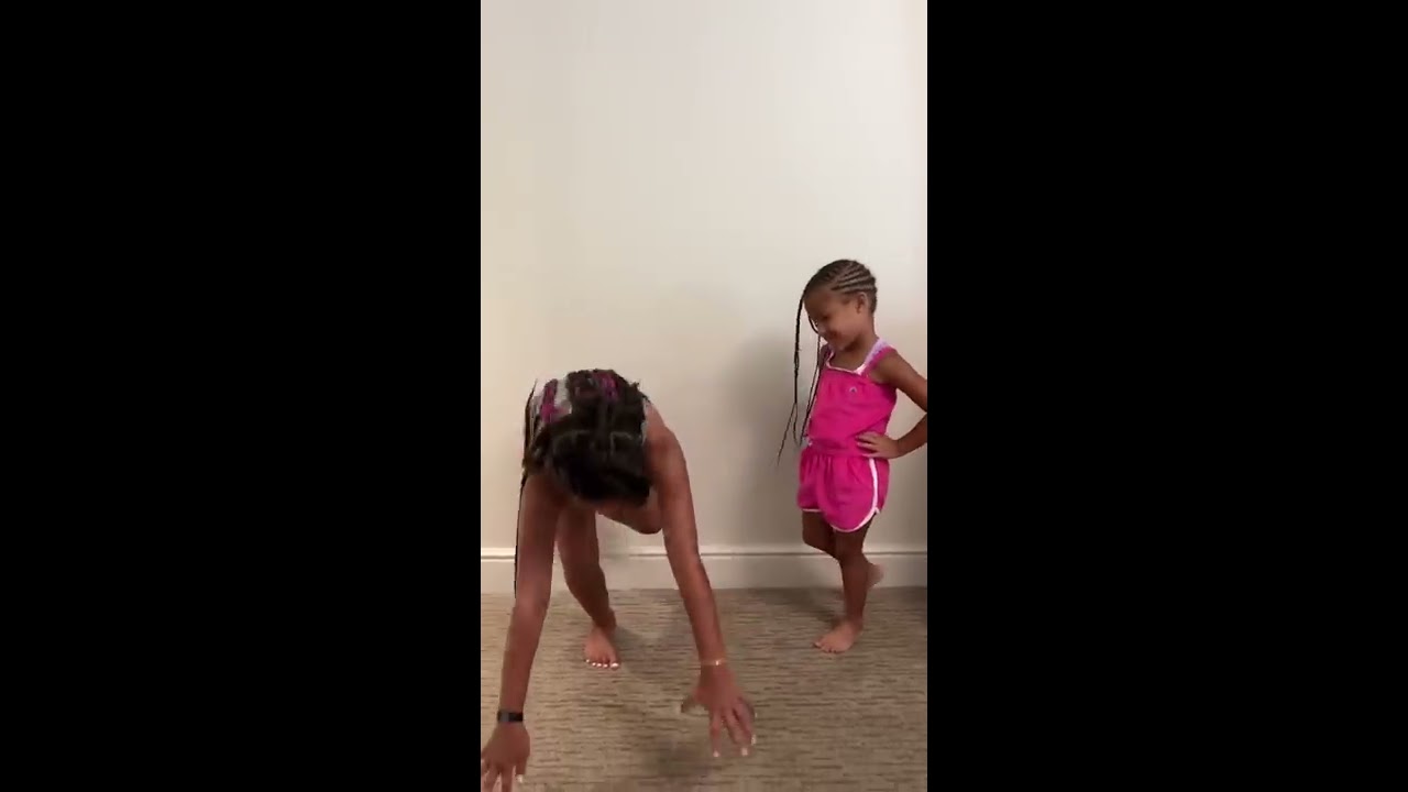 Big Sister Teaches Little TikTok Trend 