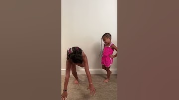 Big Sister Teaches Little Sister TikTok Trend 🤸🏽‍♀️💞