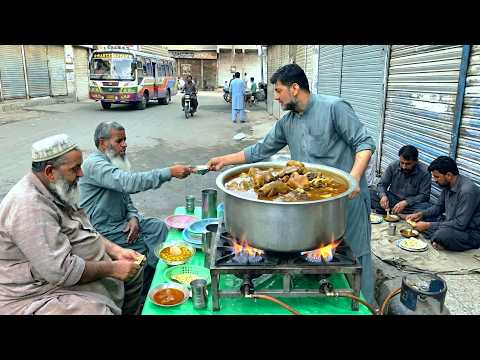 45 YEAR Old CHEAPEST HIGHWAY STREET Cart 😱LAHORI Street Food MUTTON PAYE| Pakistani ICONIC BREAKFAST