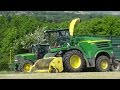 Silaging with NEW John Deere 8800 Forage Harvester.