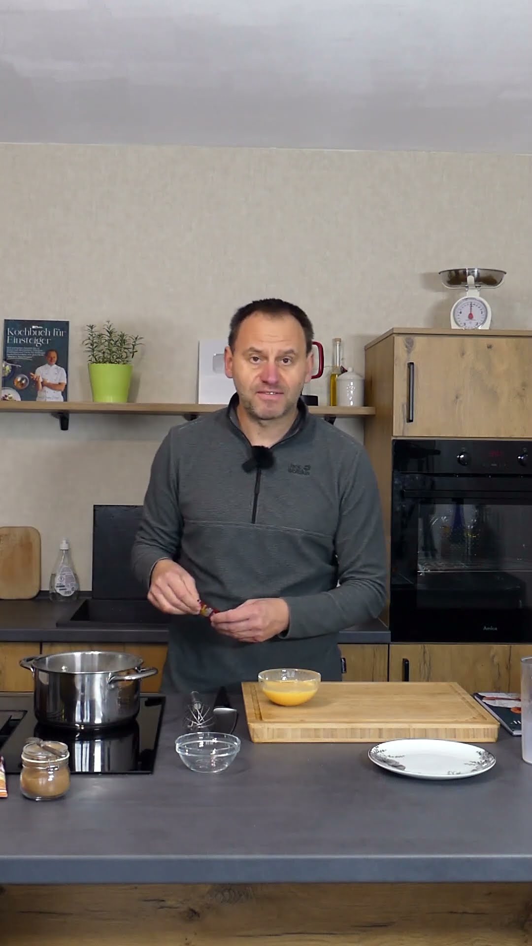 Einfache Vanillesoße aus meinem Kochbuch #rezept #meierskochtipps # ...
