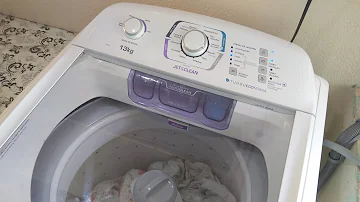 Como usar a máquina de lavar Electrolux LAC12?