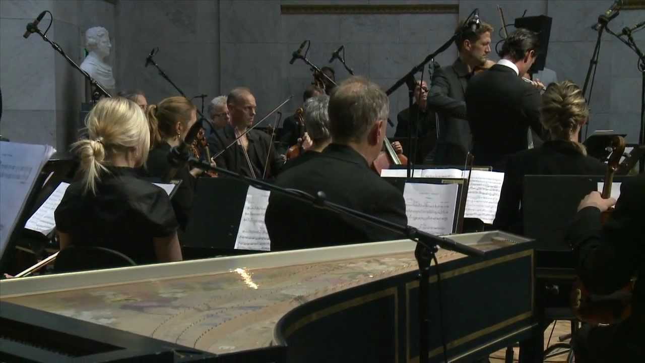 Alfred Schnittke - Concerto grosso no.1 - Preludio - YouTube