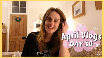 April Vlogs Day 30 🌼 Fabric stash dive | Gentle day at home