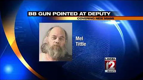 Man faces charges after pointing BB gun at deputy
