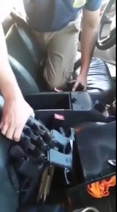 Police Find a Huge Stash of Guns Inside a Man's Car - YouTube