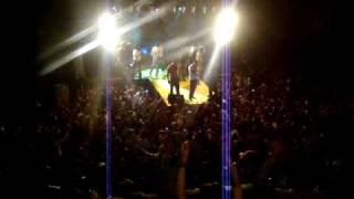 Video thumbnail of "Pehli Bar Imran Khan - Islamabad Concert"