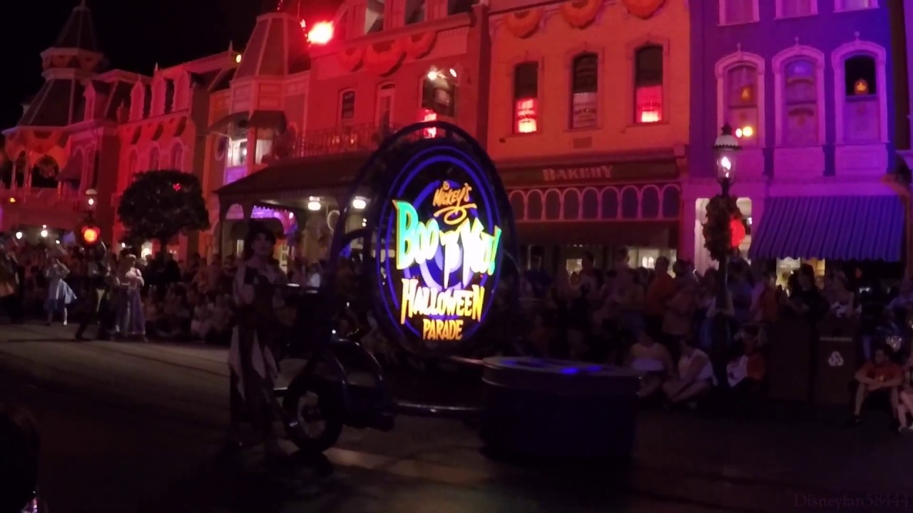 Mickey's Boo To You Halloween Parade 2018 with Party Patrol Dance Party  (9-31-18)