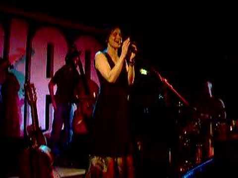 Lou Rhodes ::: Gabriel (live @ Glee Club)