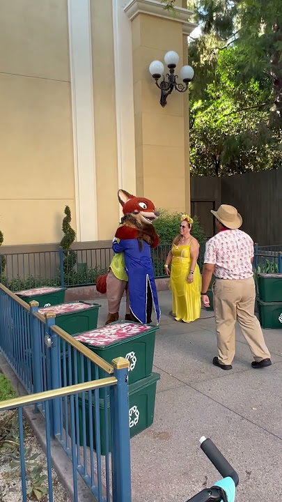 NICK WILDE FROM ZOOTOPIA #disney #zootopia #love #disneyland #dca #shorts #family #hugs #fyp