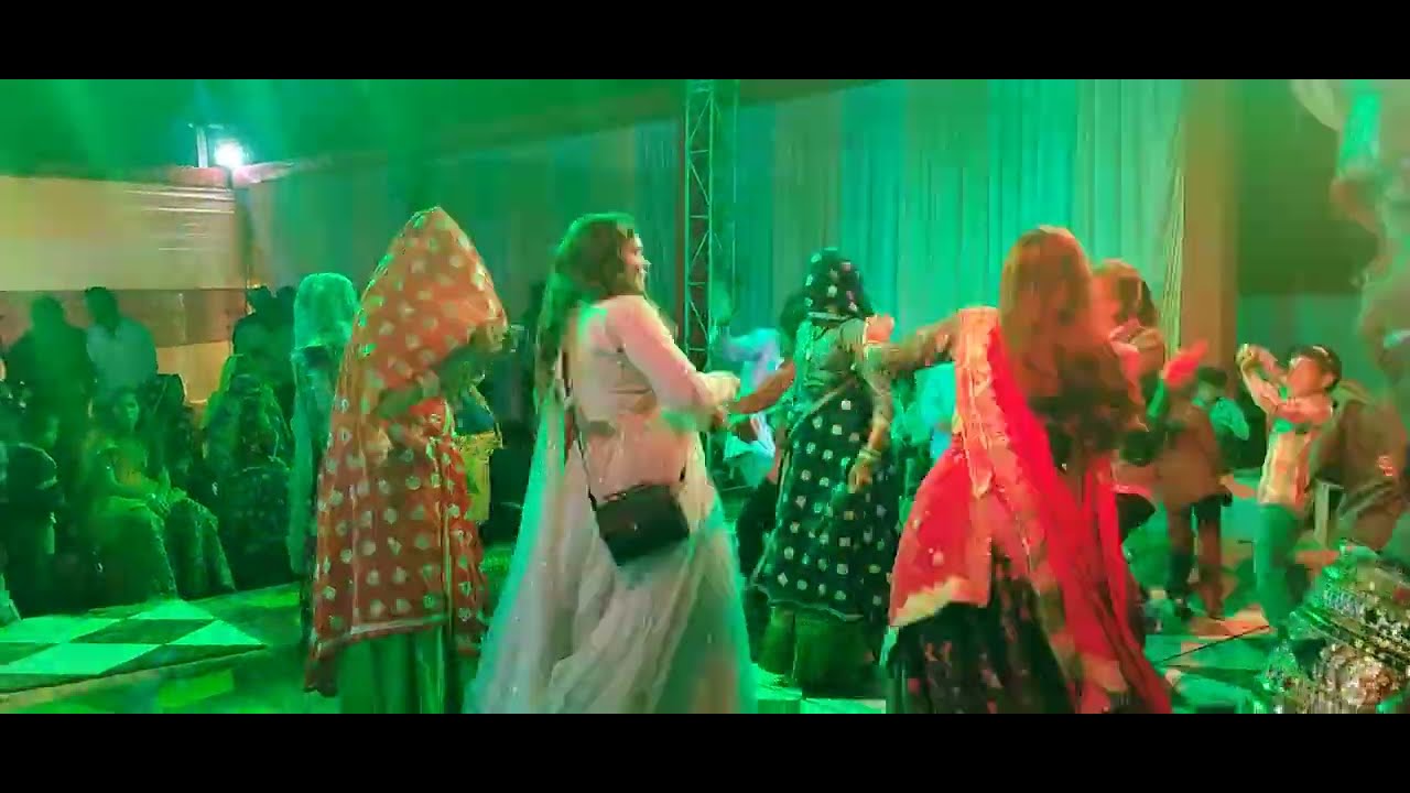 Trending dance 😱 #meenageet #viral #viral #dance #dance #meenageet 