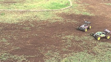 Hobao Hyper 7 de Fabm974 VS Kyosho Inferno Neo 2.0 de Ludo - Session 08/08/2015 - Piste Jamaique