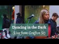Miniature de la vidéo de la chanson Dancing In The Dark
