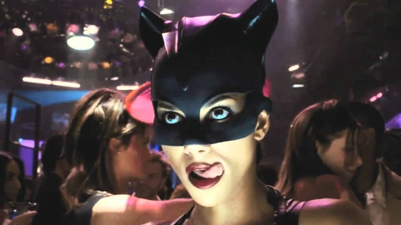 Wanna club. Женщина кошка в клубе. DJ Cat woman. Ожерелье когти женщина кошка.