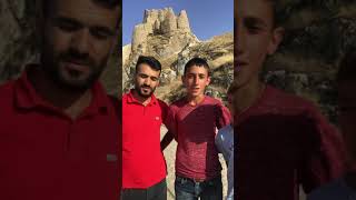 Serhat ve eğit Van kalesini 4 dilde anlatıyorlar