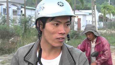 Video nhiều tuyến đường ở Bình Định bị chia cắt sau lũ