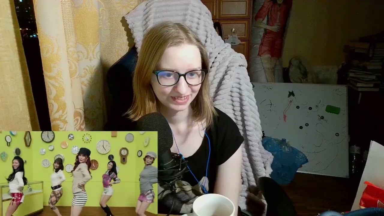 A Russian girl's reaction to f5ve - Magic Clock    / ロシア人少女のビデオに対する反応 f5ve - Magic Clock