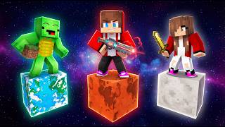 JJ vs Mikey vs JJ's Wife: TINY PLANET BATTLE in Minecraft - Maizen