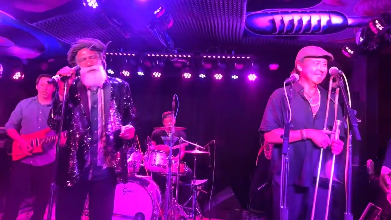 Don Carlos at Moe’s Alley  