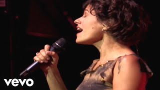 Vignette de la vidéo "Zélia Duncan - Na Hora Da Sede (Ao Vivo)"