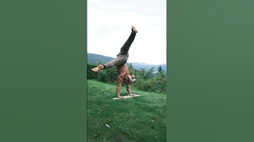 Full handstand bend circle 🔥 Transitions between the back bends and side bends are 🥵