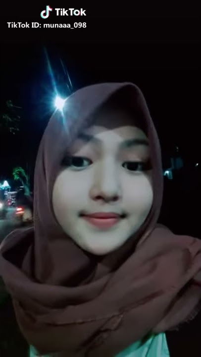 Viral.... cewek cantik Malam jumatan