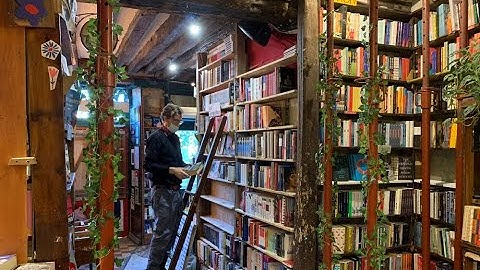Amor, suicidios y arte: un recorrido por las librerías más bonitas y curiosas de Europa
